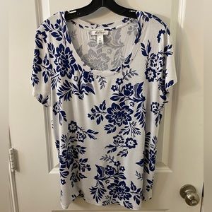 WHBM, XL, Blue & White floral top